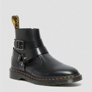 NWT! DR MARTENS JAIMES LEATHER HARNESS
CHELSEA ANKLE BOOTS IN CLASSIC BLACK SZ 7